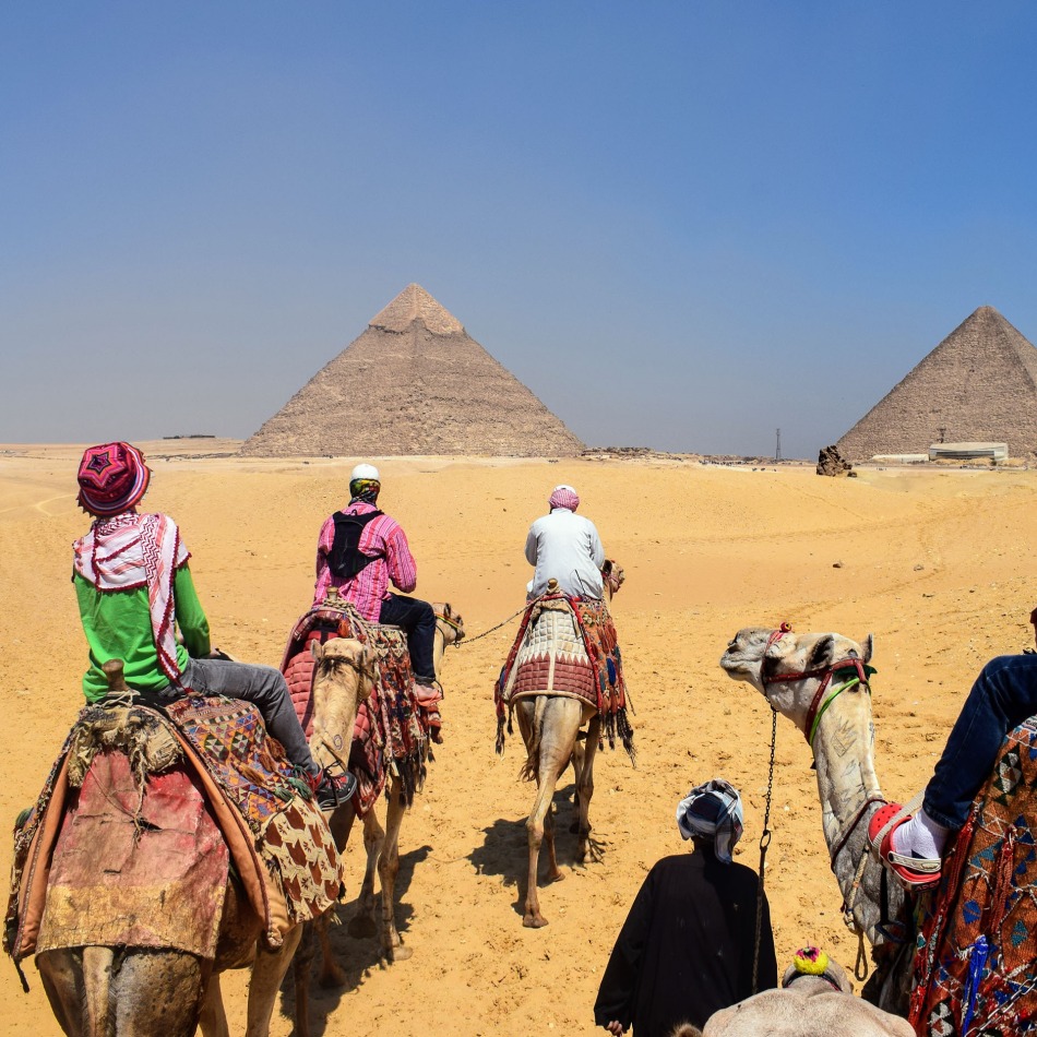 full time travel nomadic family