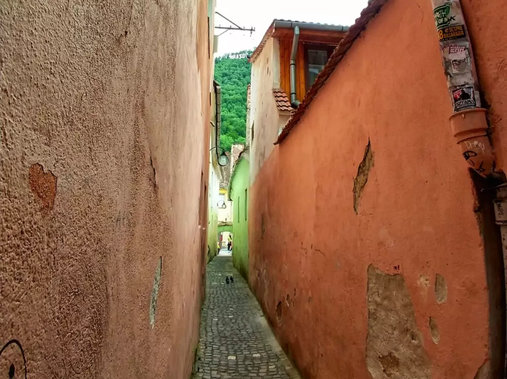 Brasov Narrowest Street
