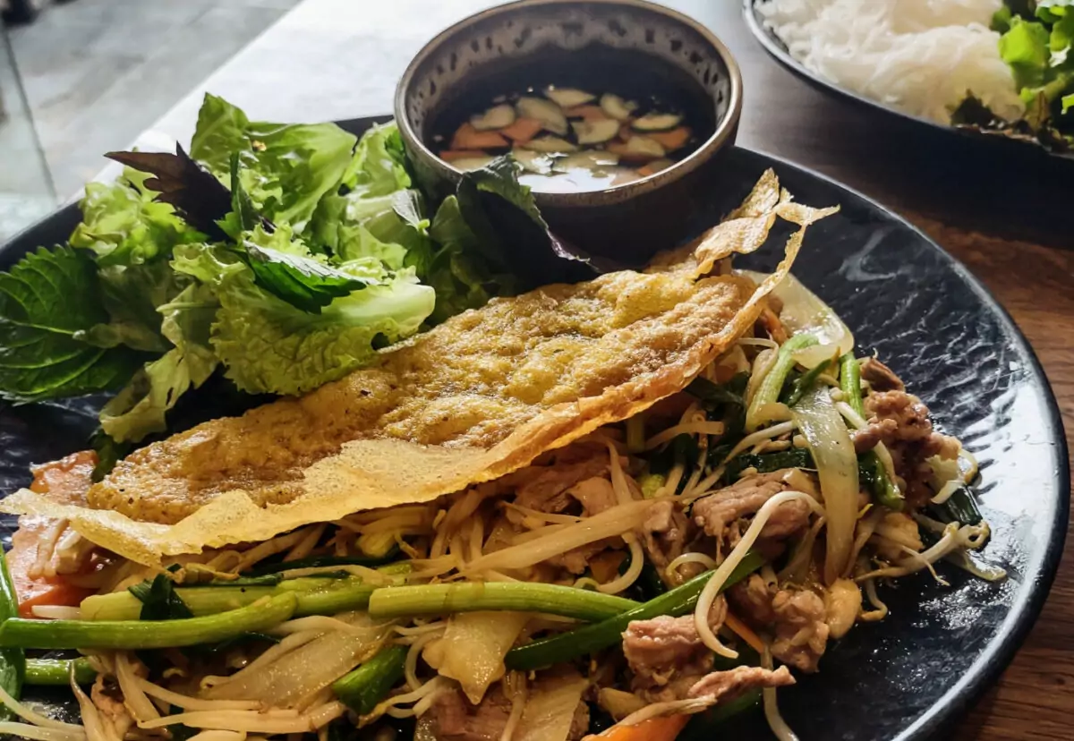 banh xeo in hanoi vietnam